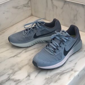 NIKE Zoom Structure 21